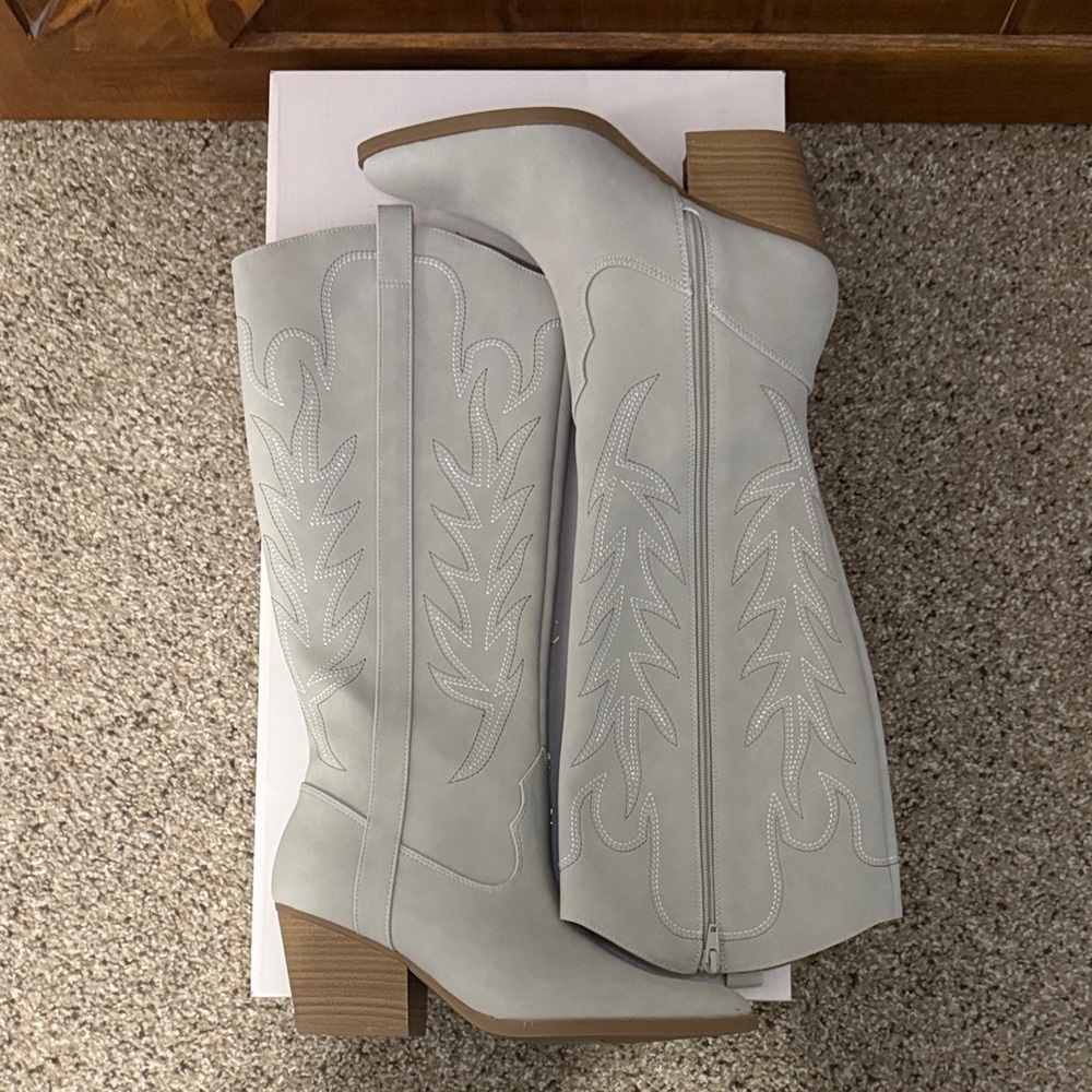 LC Lauren Conrad Nadilynn Tan Heeled Boots - Picture 2 of 3